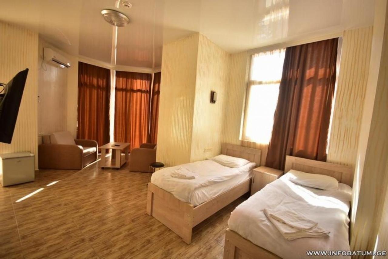 Hotel Batumi Inn Exterior foto